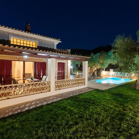 Evalexia Villa - Luxury Villa With Private Pool Near Laganas Perfect For Groups By Villa Mana Gers Kalamákion Eksteriør bilde