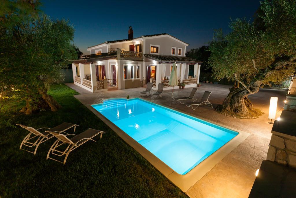 Evalexia Villa - Luxury Villa With Private Pool Near Laganas Perfect For Groups By Villa Mana Gers Kalamákion Eksteriør bilde