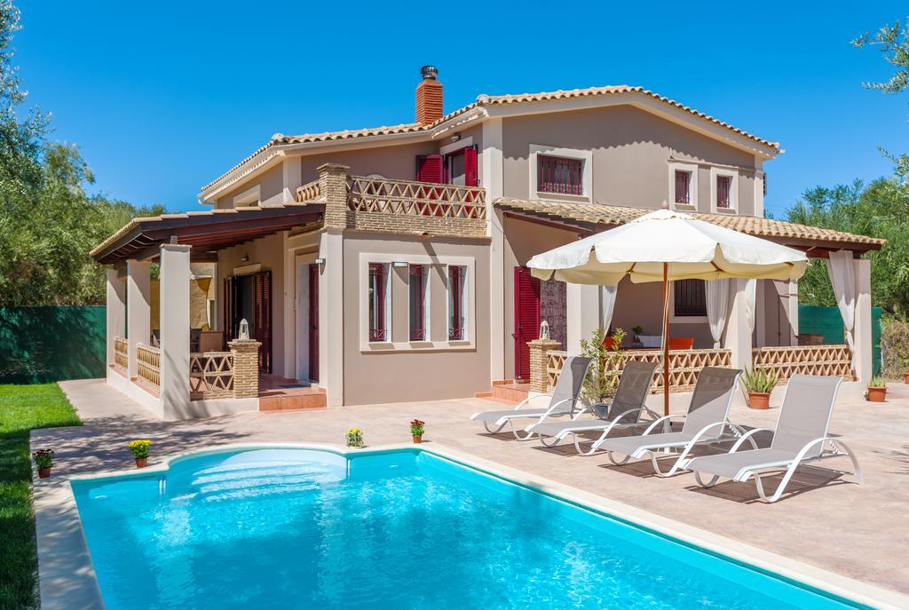 Evalexia Villa - Luxury Villa With Private Pool Near Laganas Perfect For Groups By Villa Mana Gers Kalamákion Eksteriør bilde