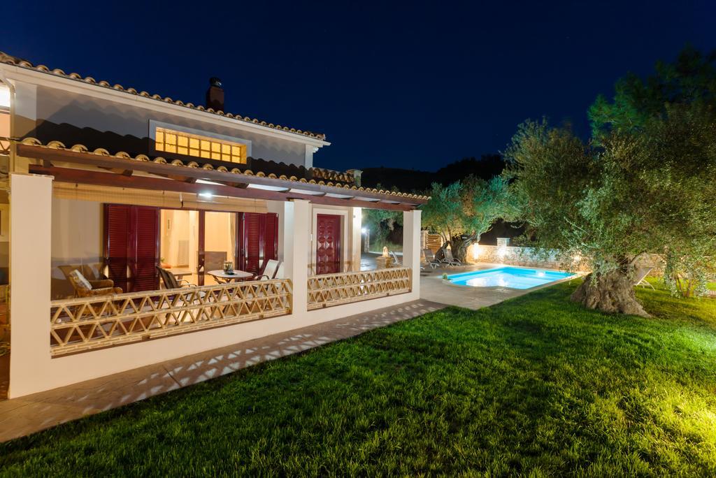 Evalexia Villa - Luxury Villa With Private Pool Near Laganas Perfect For Groups By Villa Mana Gers Kalamákion Eksteriør bilde
