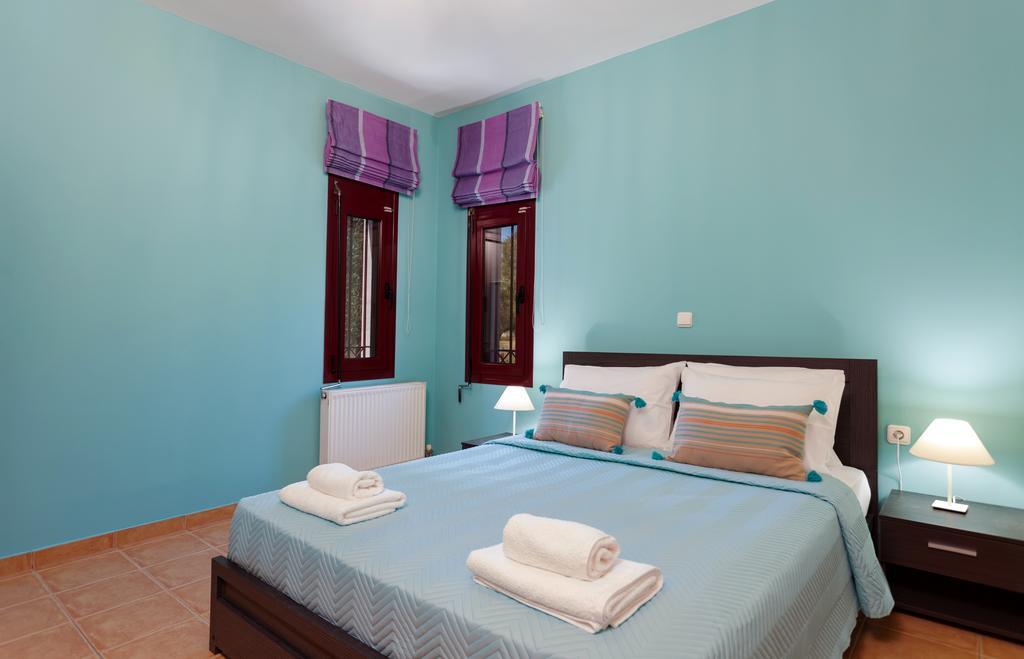 Evalexia Villa - Luxury Villa With Private Pool Near Laganas Perfect For Groups By Villa Mana Gers Kalamákion Eksteriør bilde